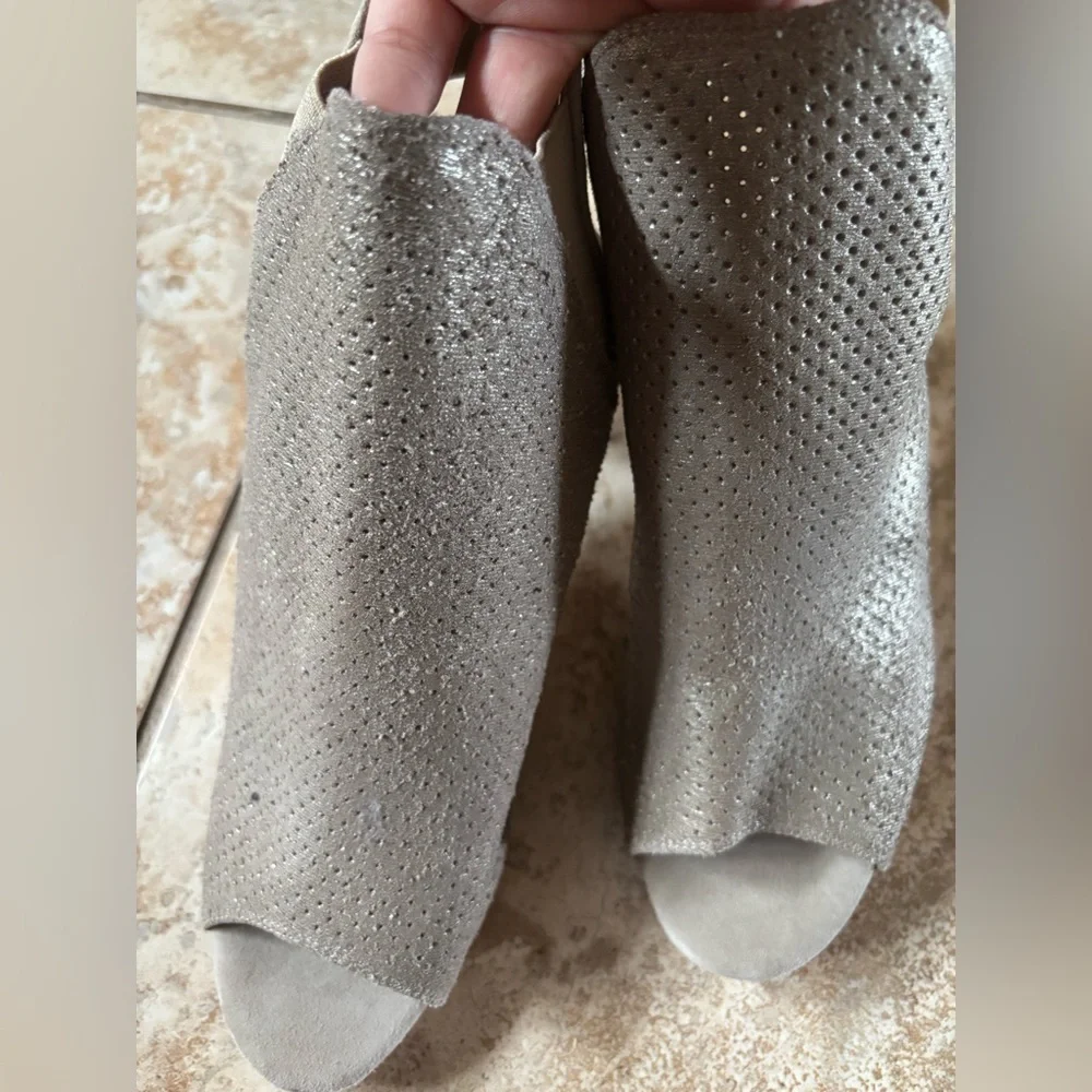 Van Eli tan heels - Picture 2 of 6